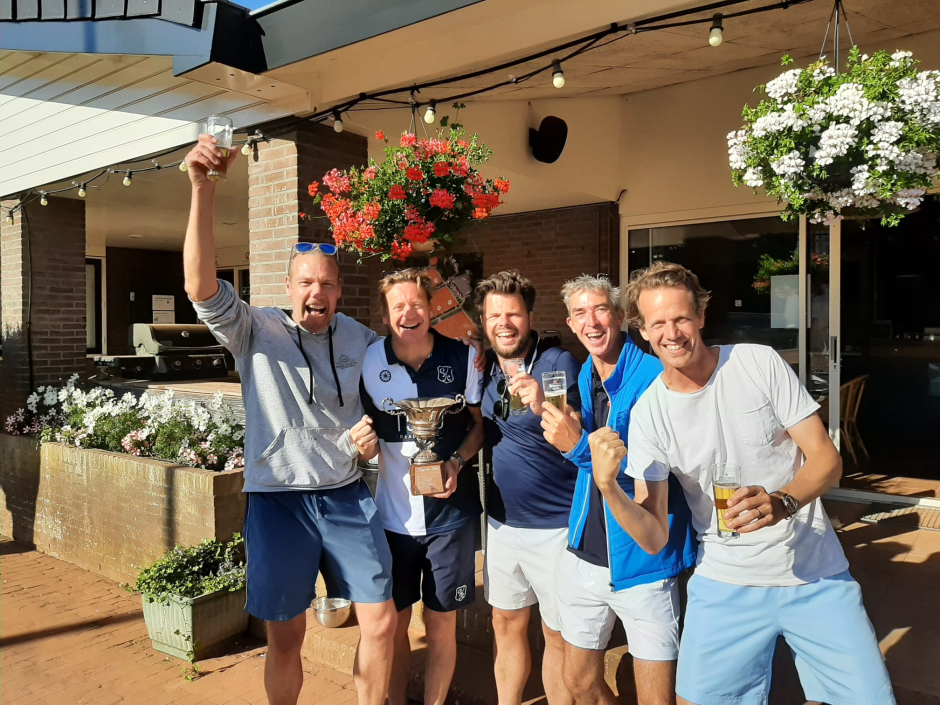 1047_padel_kampioenen_2.jpg